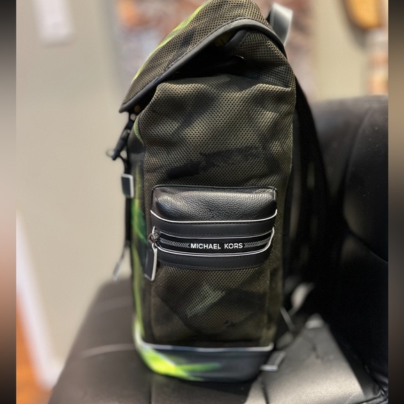 NWT LTD ED MICHAEL KORS AUTH COOPER POCKET MEN BACKPACK OLIVE BLACK SIGNED CERT - Picture 6 of 12